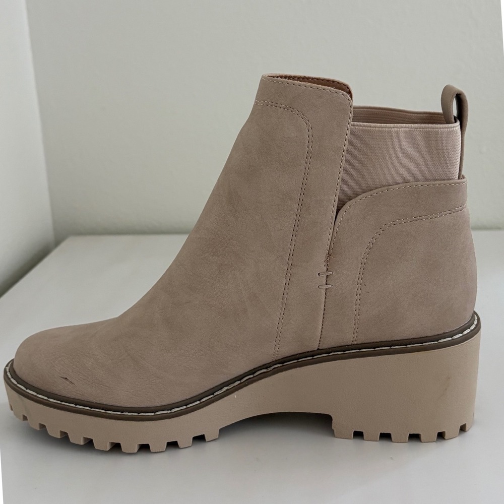 Dulce Vida Taupe Faux Suede Lug Sole Wedge Ankle Boots Women 7.5 Platform Bootie
